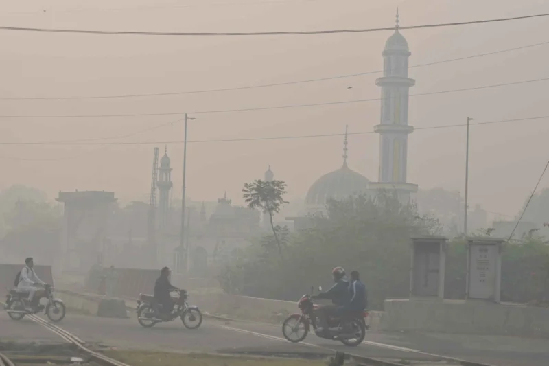 Pakistan Air Pollution: Lockdown in Lahore and Multan, health emergency declared